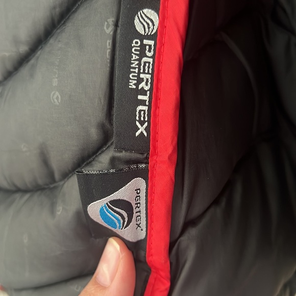 The north face 800 women’s jacket. - Picture 3 of 12